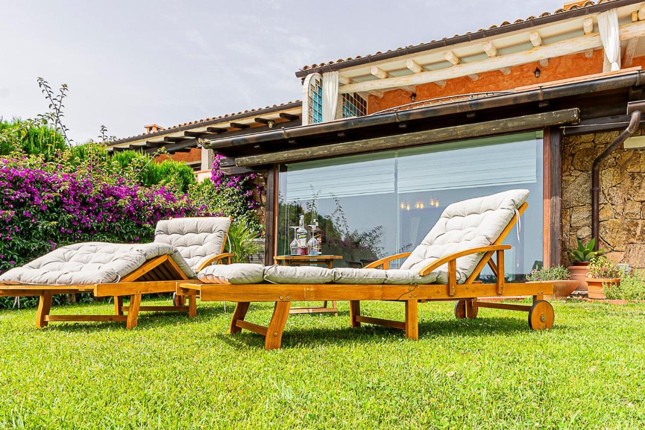 Villa Claude&Kate'S Dream House Loiri Porto San Paolo Exterior foto