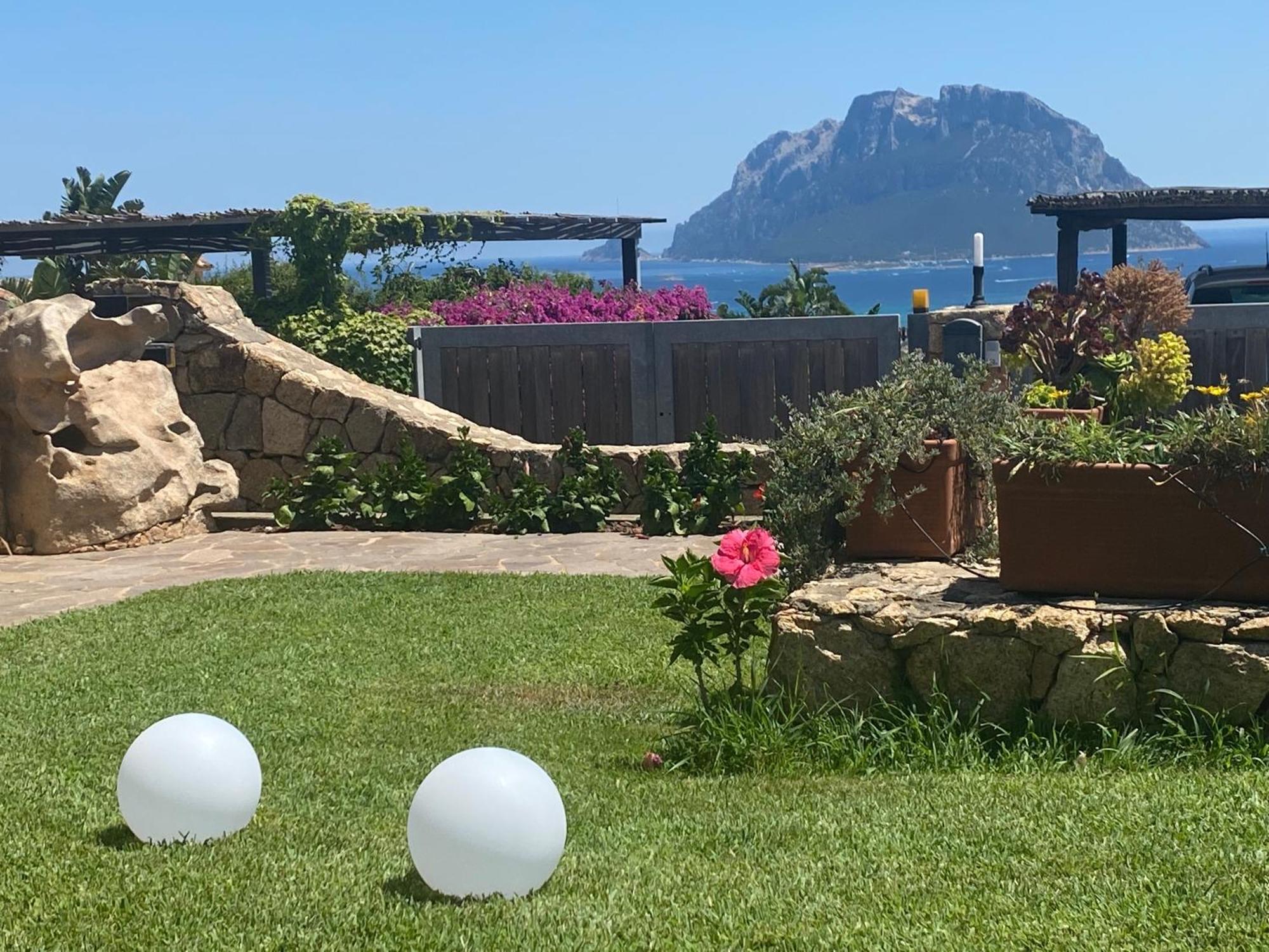 Villa Claude&Kate'S Dream House Loiri Porto San Paolo Exterior foto